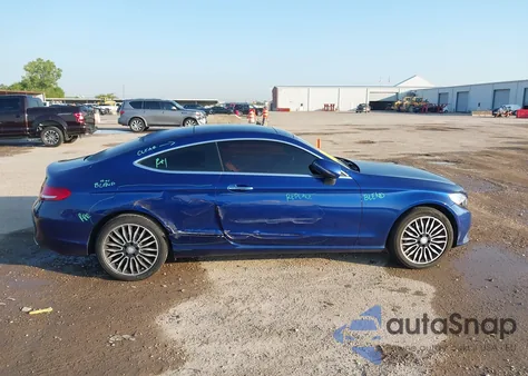 2017 Mercedes-Benz C 300 4Matic z USA, uszkodzony, nr VIN WDDWJ4KB1HF339605